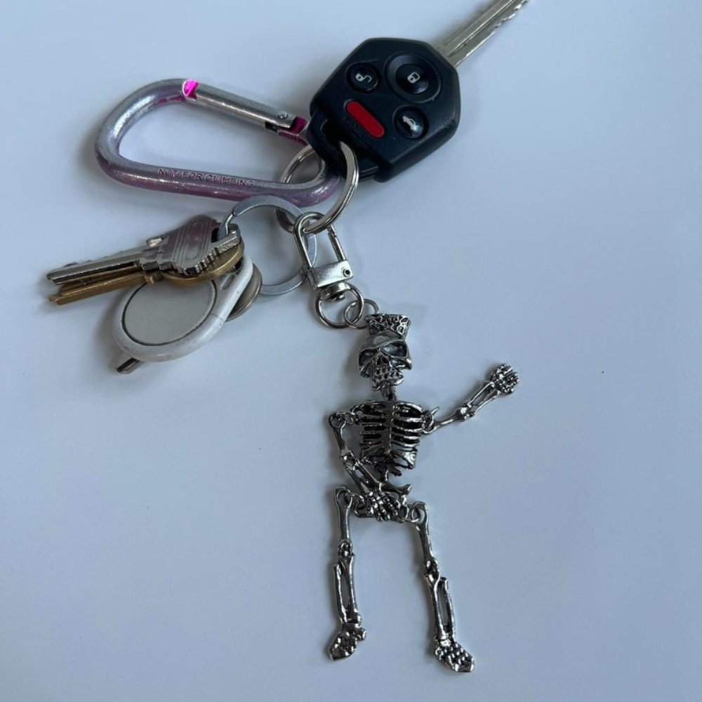 Y2K 2000s vintage skeleton grunge skull gothic silver keychain - Picture 7 of 7